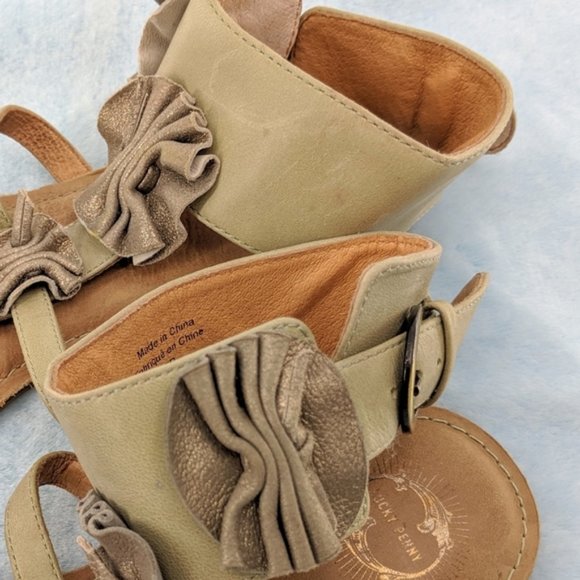 Lucky Penny 7 B Ankle Strep Yo-Yo Flat Sandals - Picture 5 of 7